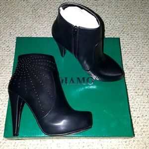 Andiamo Goldie, black studded heel ankle bootie, 6.5M